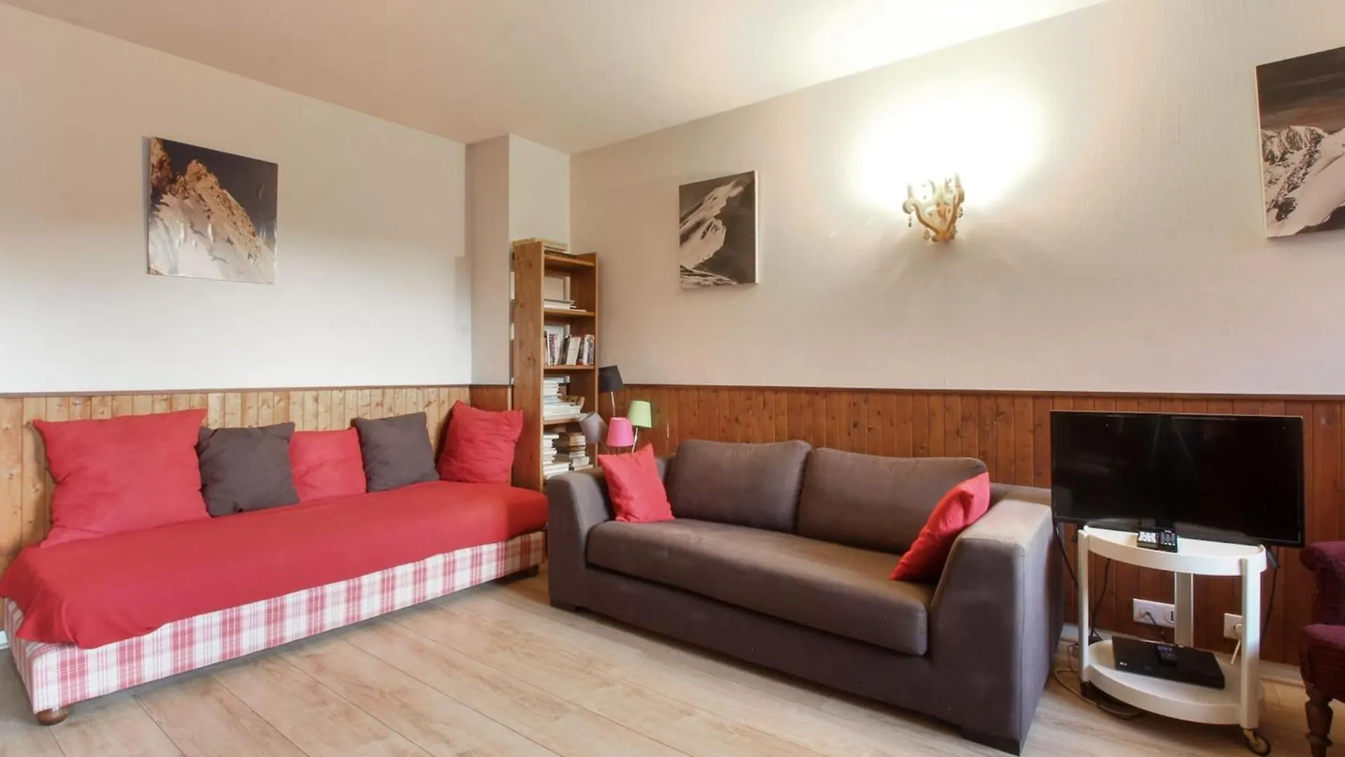 Les Pecles Mt Blanc - Chamonix Center Apartment